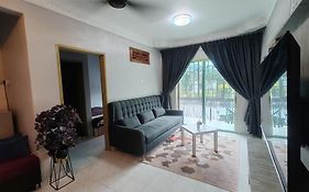 ZE II Homestay_Cameron